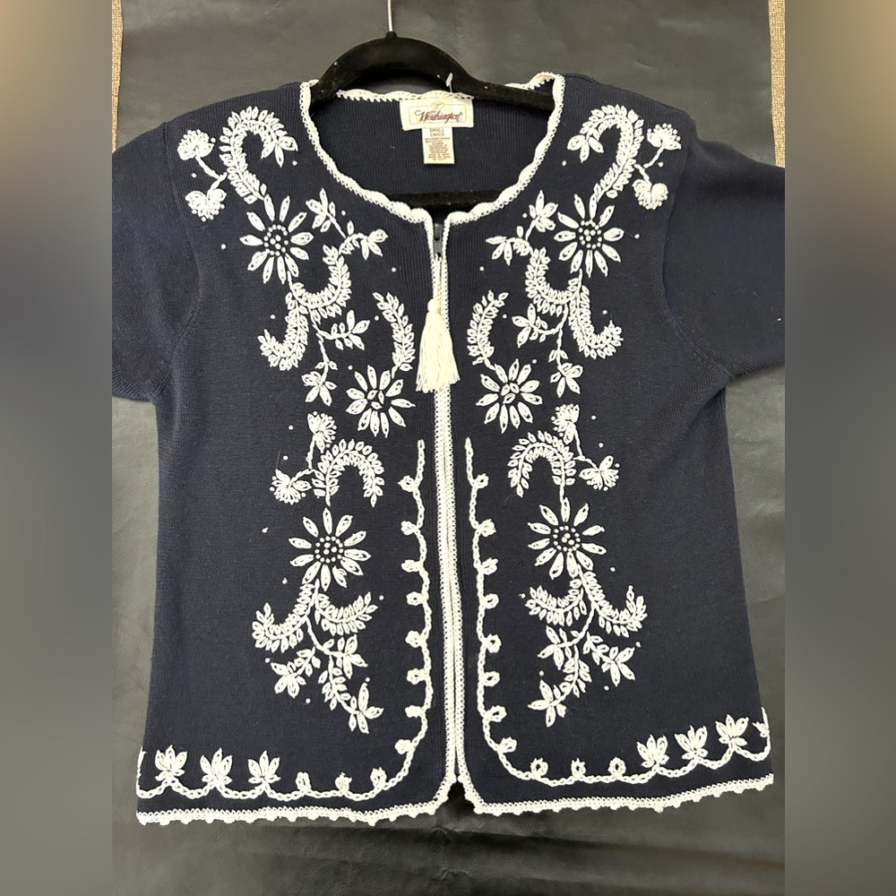 Worthington women’s vintage knit top.
